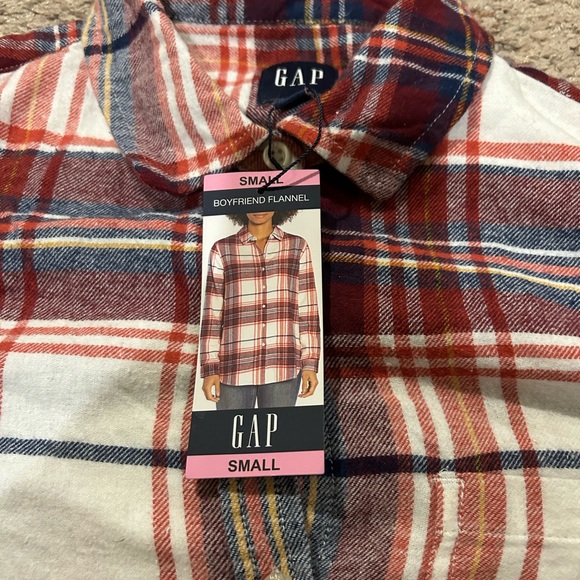 🐆3/$15 NWT Gap Flannel button down top - Picture 4 of 6